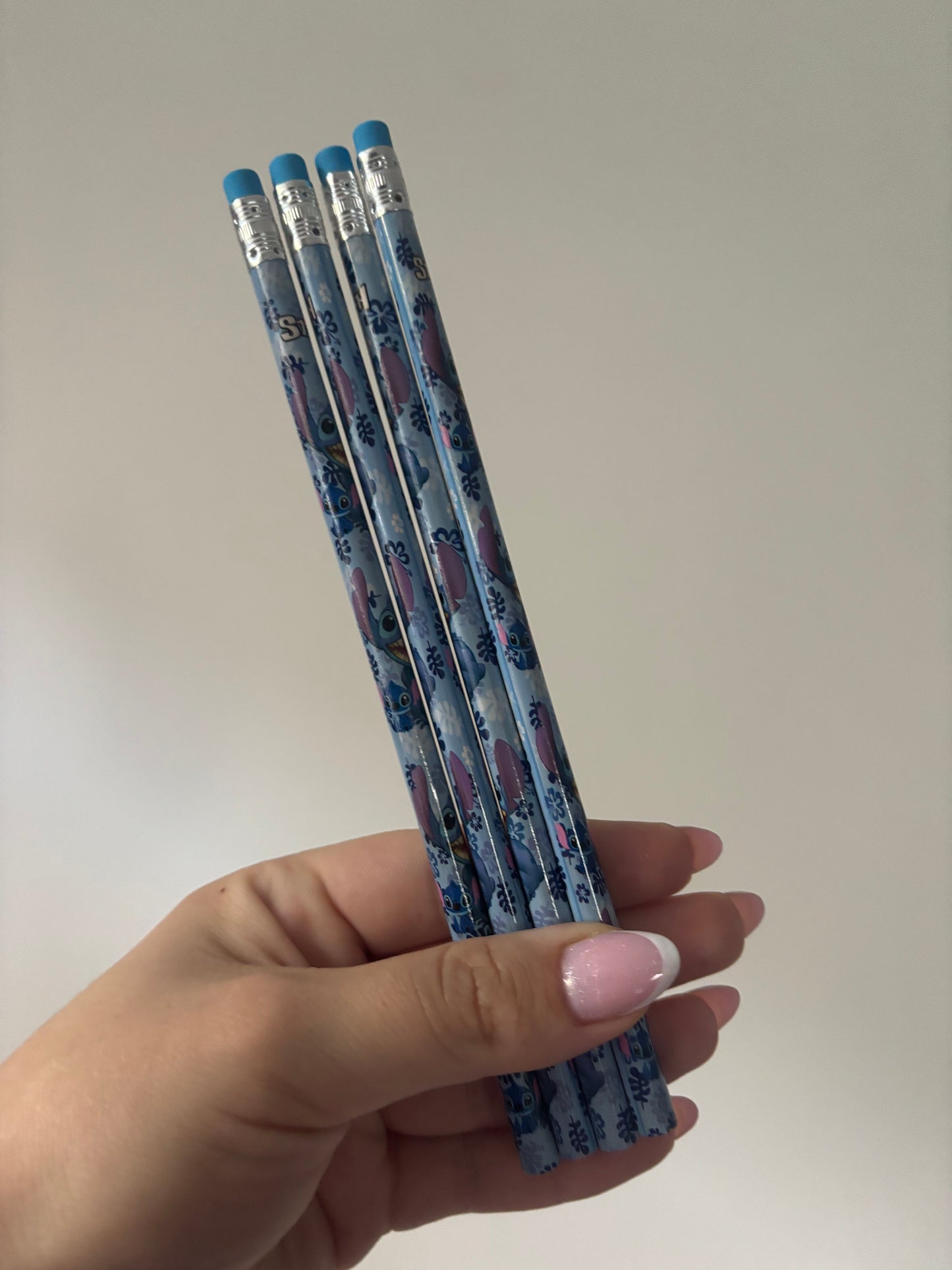 Crayons Stitch &  Angèle